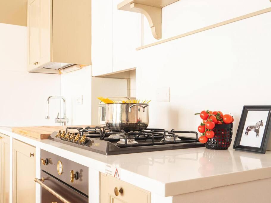 Romantic Flat On Navigli River By Easylife Milaan Buitenkant foto